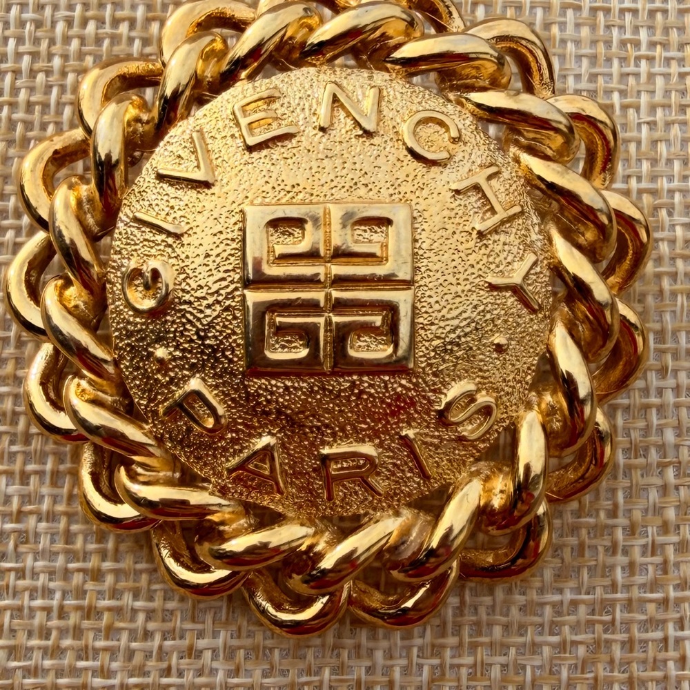 Vintage Givenchy Lux Logo Brooch Matte Gold - Picture 3 of 9